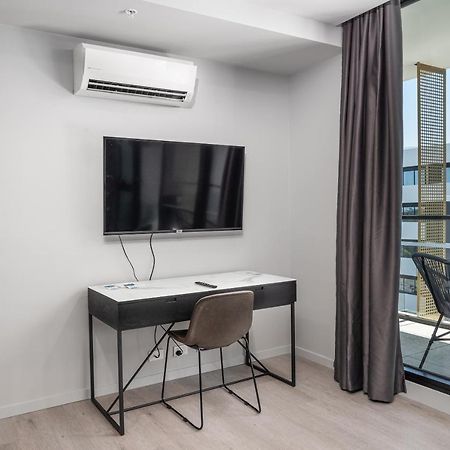 אוקלי Oros Hotel And Apartments מראה חיצוני תמונה