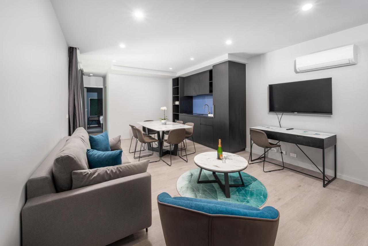 אוקלי Oros Hotel And Apartments מראה חיצוני תמונה