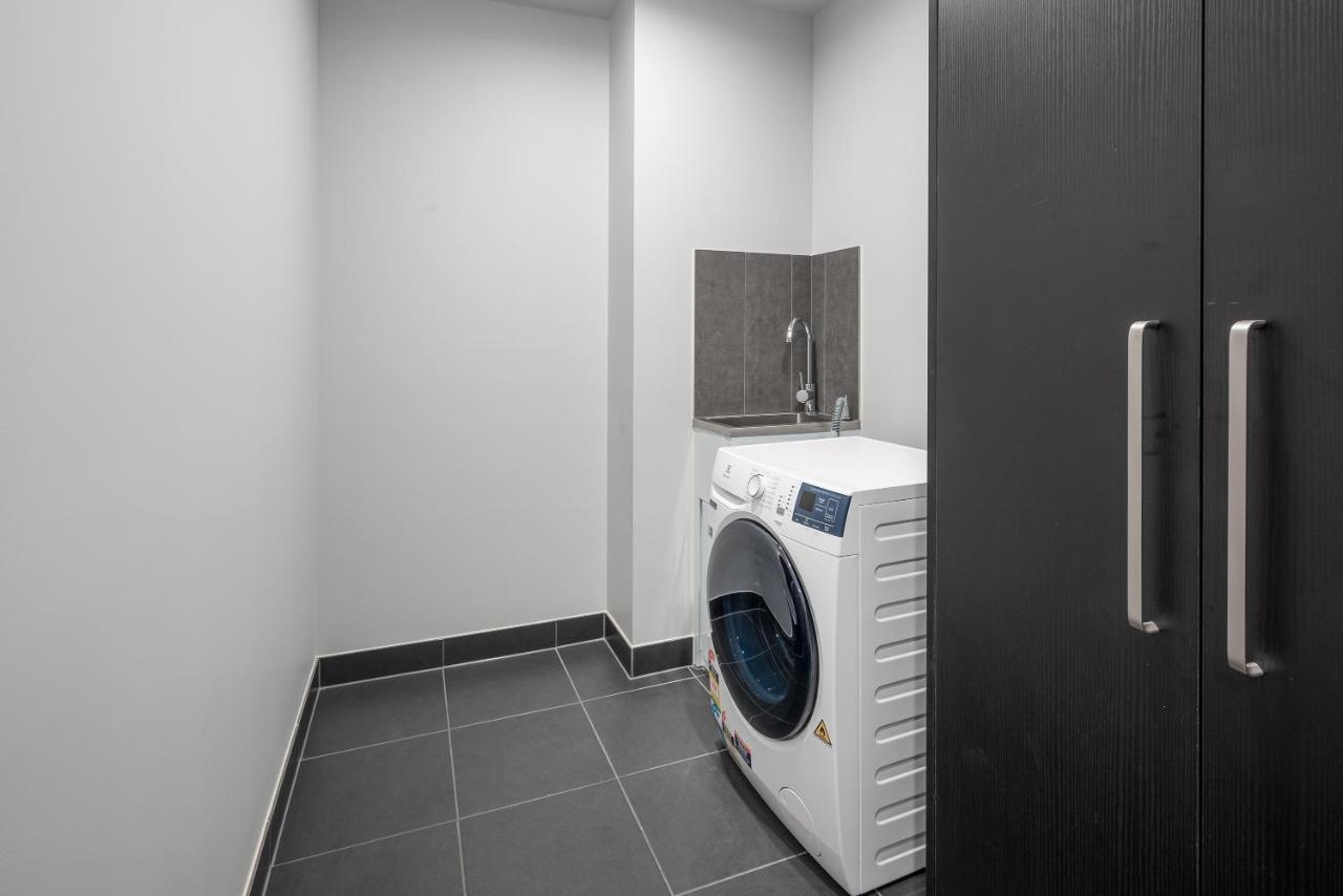 אוקלי Oros Hotel And Apartments מראה חיצוני תמונה